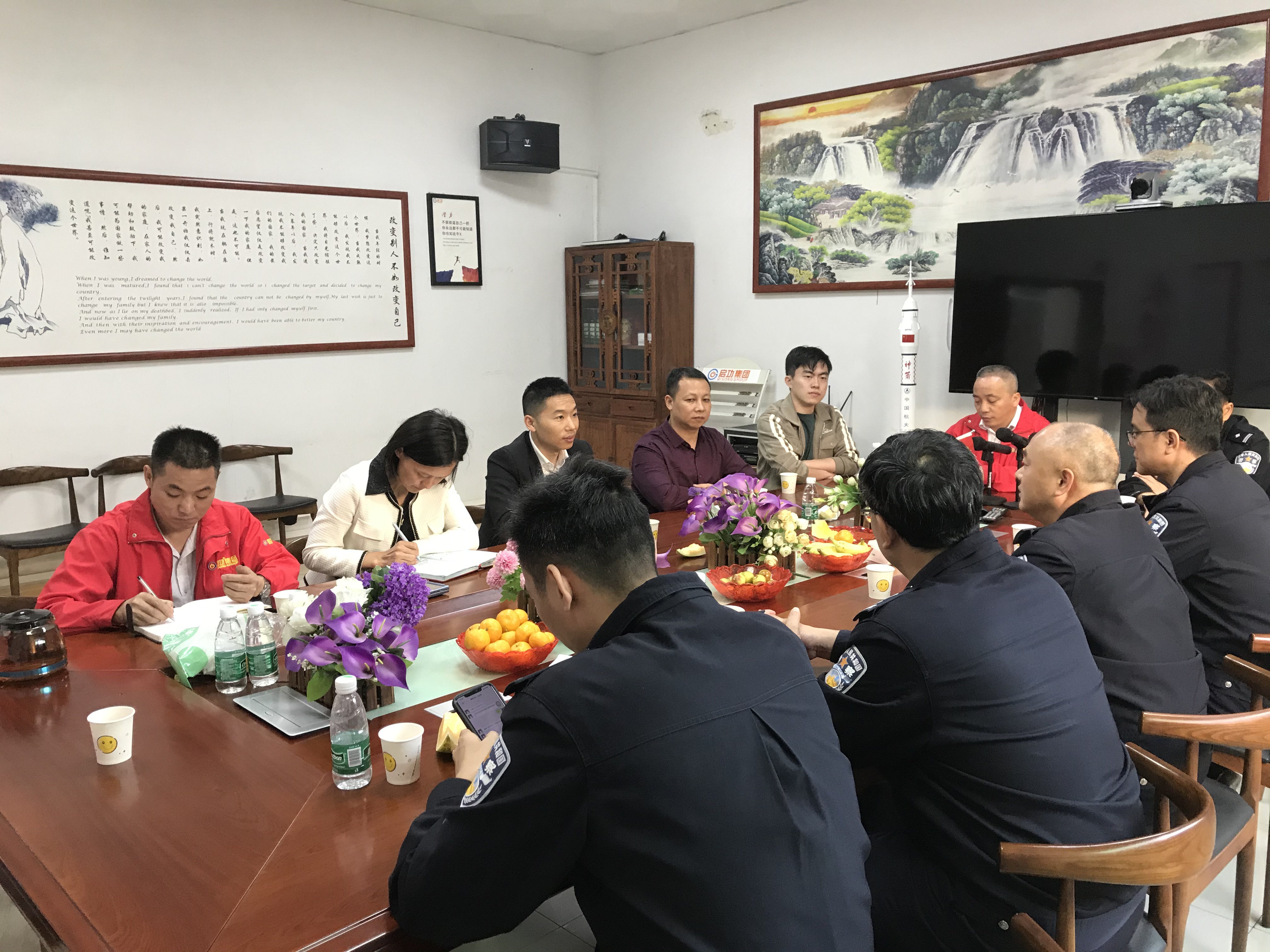 热烈欢迎西樵镇领导一行莅临云顶国际官网入口参观指导！